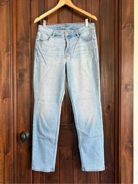 Old Navy Light Wash Straight Leg Jeans - Women’s Size 12